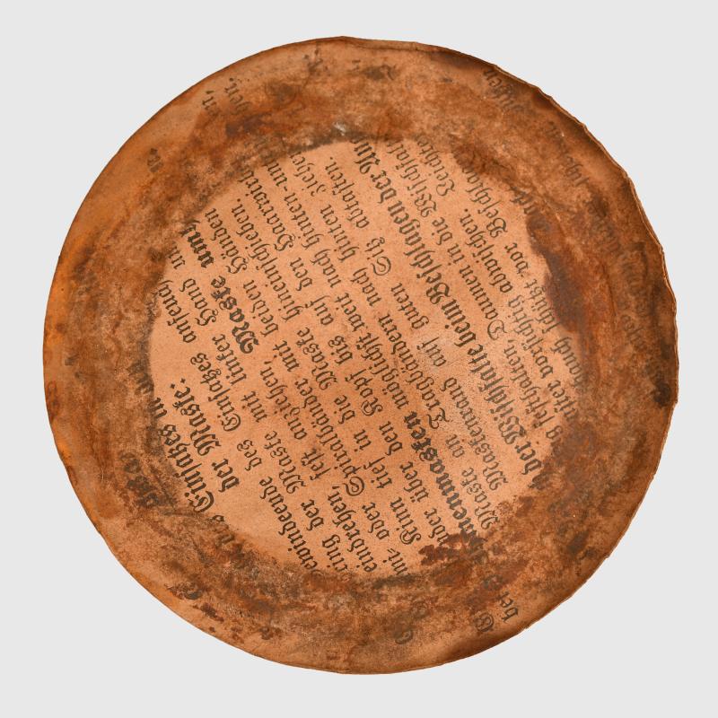 GERMAN WWI 1916 GUMMI MASK TIN AND STRAPPING.