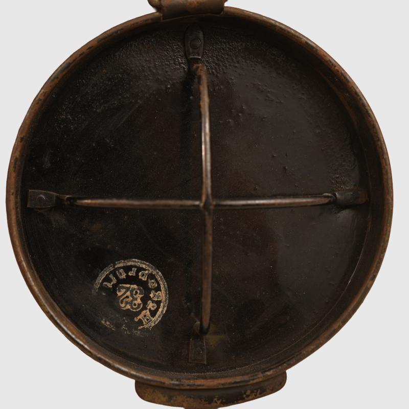 GERMAN WWI 1916 GUMMI MASK TIN AND STRAPPING.