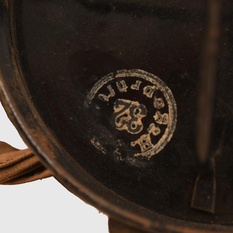 GERMAN WWI 1916 GUMMI MASK TIN AND STRAPPING.