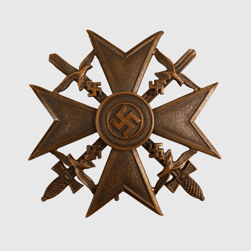 GERMAN WWII SPANISH CROSS IN BRONZE WITH SWORDS.