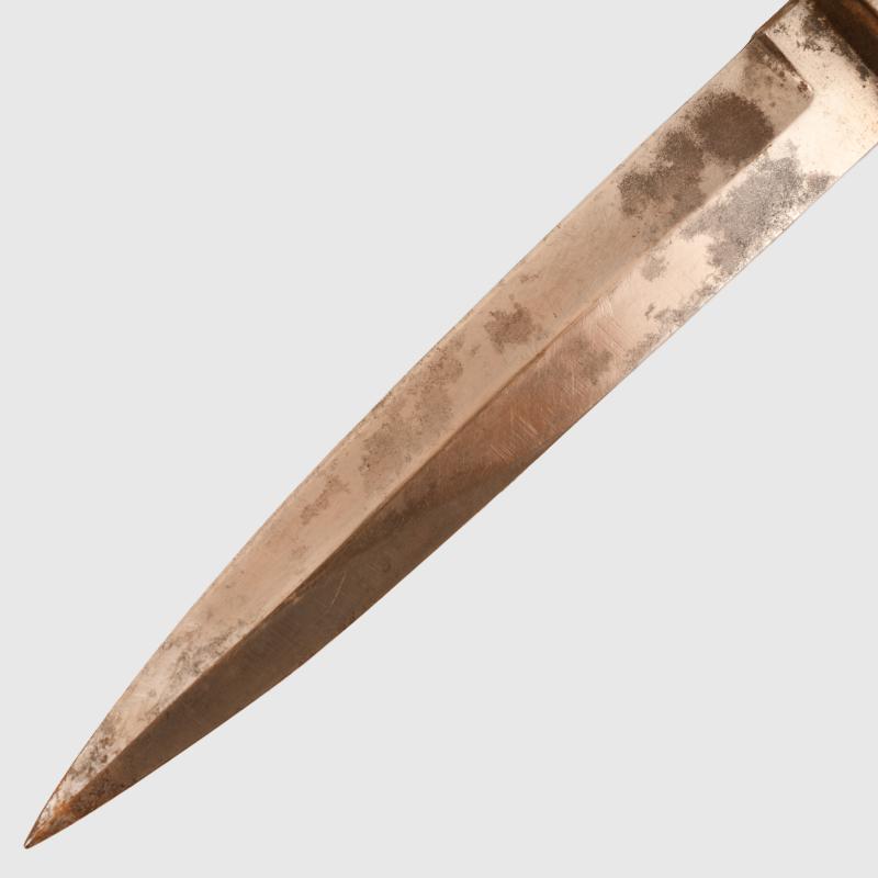 GERMAN WWI TRENCH FIGHTING KNIFE.