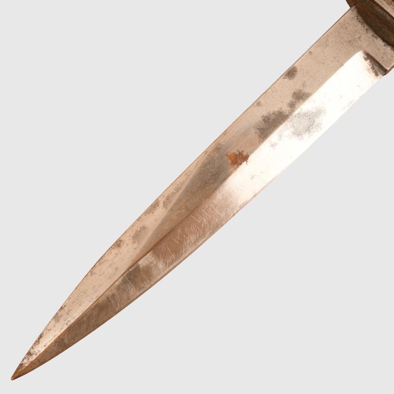 GERMAN WWI TRENCH FIGHTING KNIFE.
