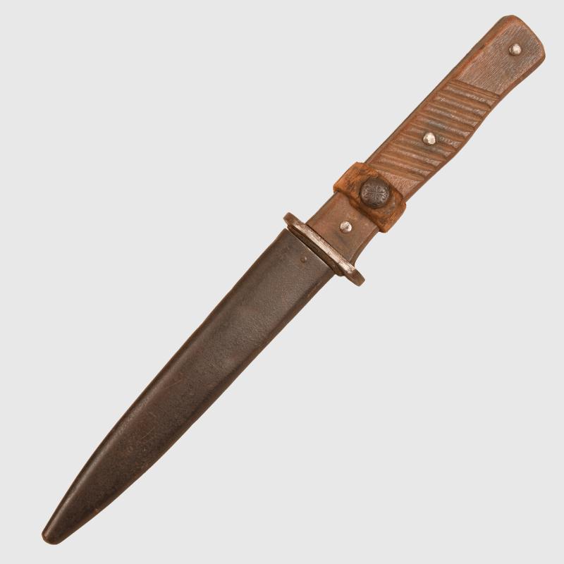 GERMAN WWI TRENCH FIGHTING KNIFE.