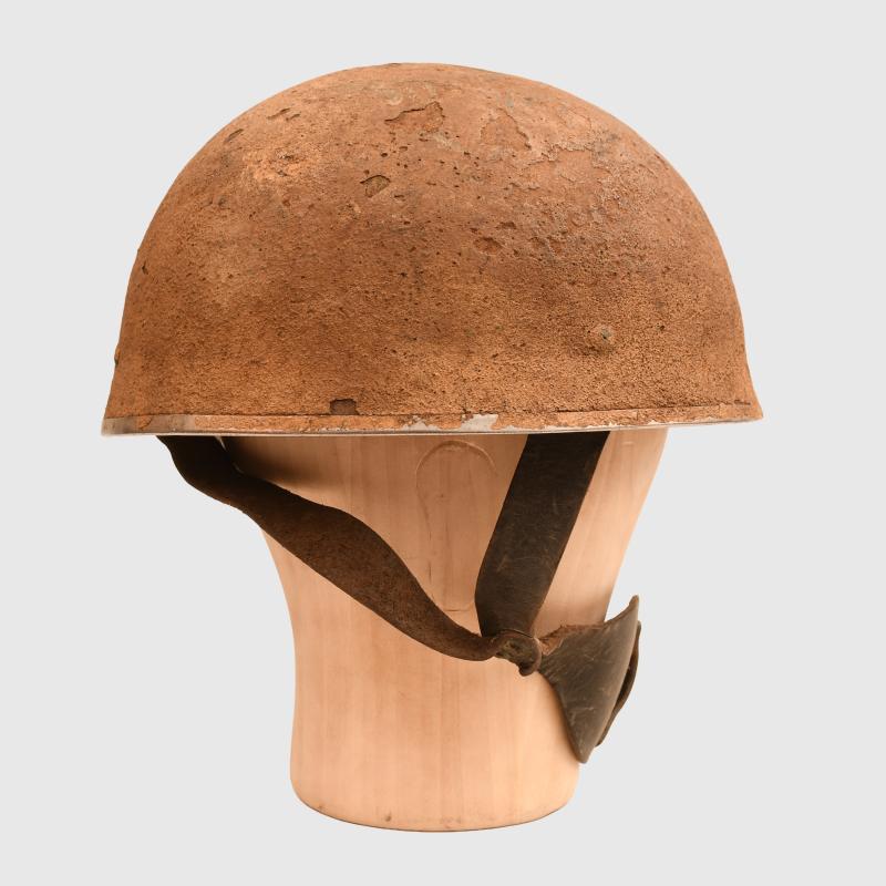 BRITISH WWII TUNISIAN USED BRITISH PARATROOPER HELMET.
