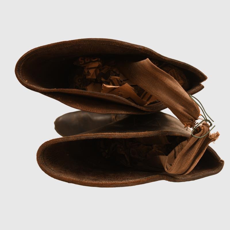 GERMAN WWI OFFICERS CAVALRY BOOTS.