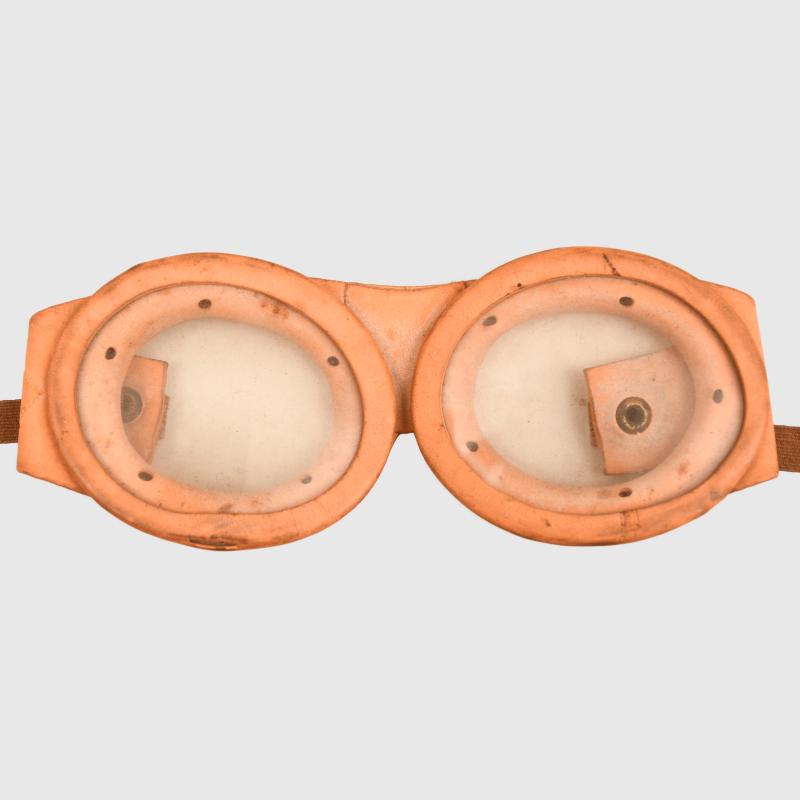 BRITISH WWI ANTI GAS GOGGLES.