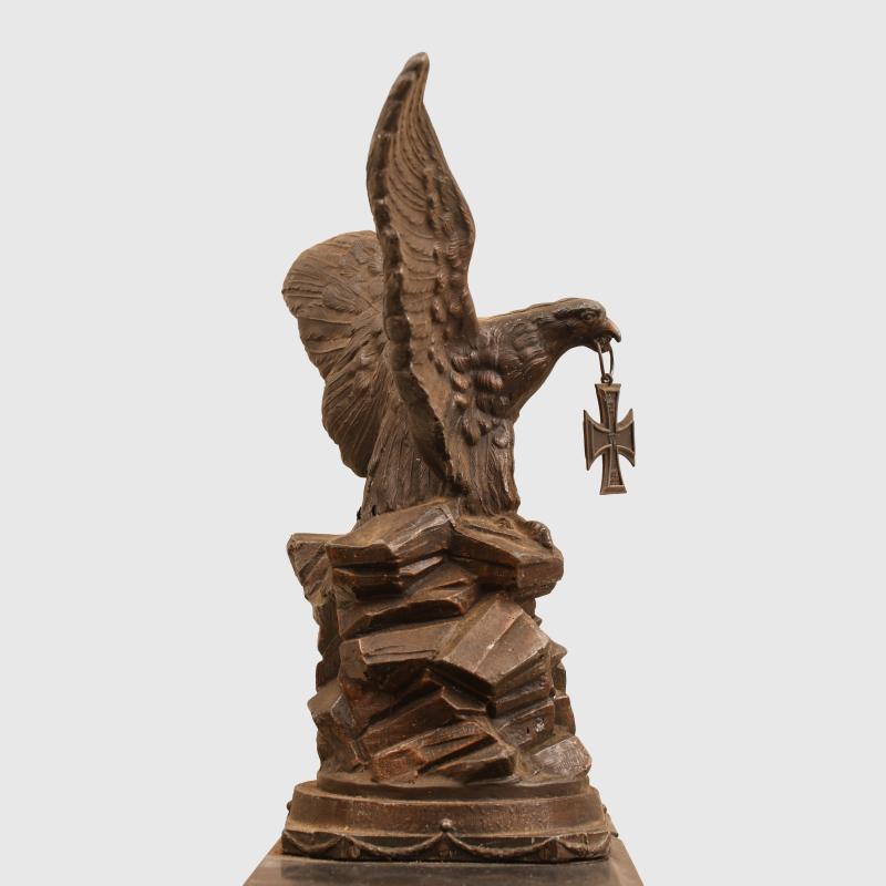 GERMAN WWI EAGLE ON A ROCK WITH IRON CROSS IN ITS BEAK CLOCK.