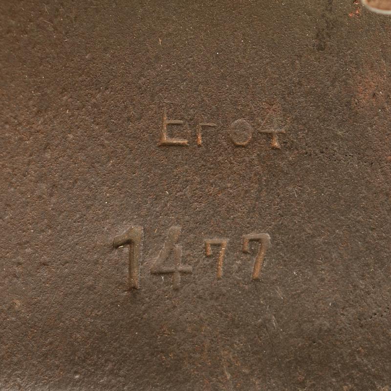 GERMAN WWII M42 ARMY SINGLE DECAL COMBAT HELMET.