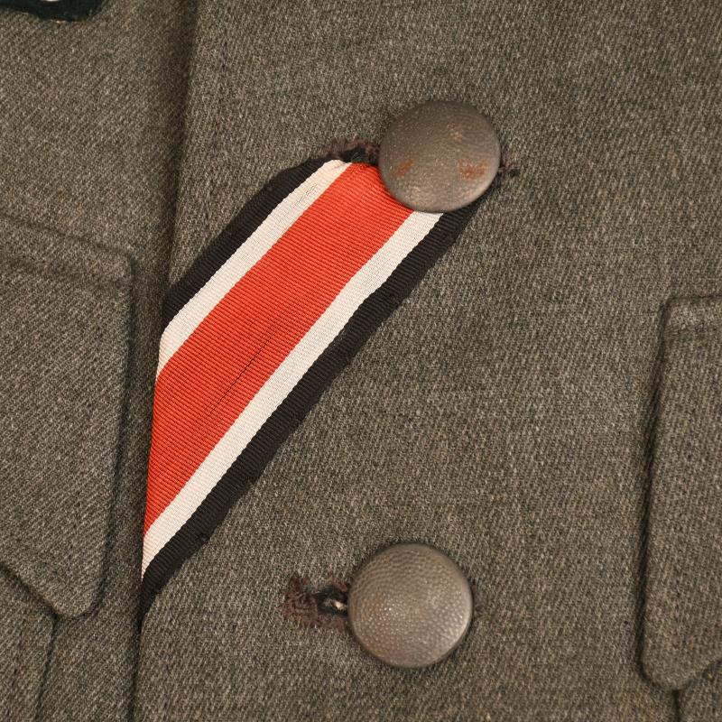 GERMAN WWII ARTILLERY OFFICERS COMBAT TUNIC WITH KRETA CUFF TITLE.