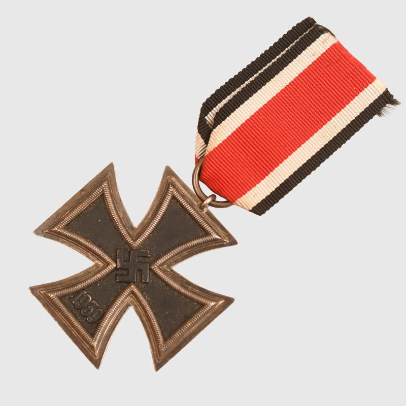 GERMAN WWII IRON CROSS 2ND CLASS.