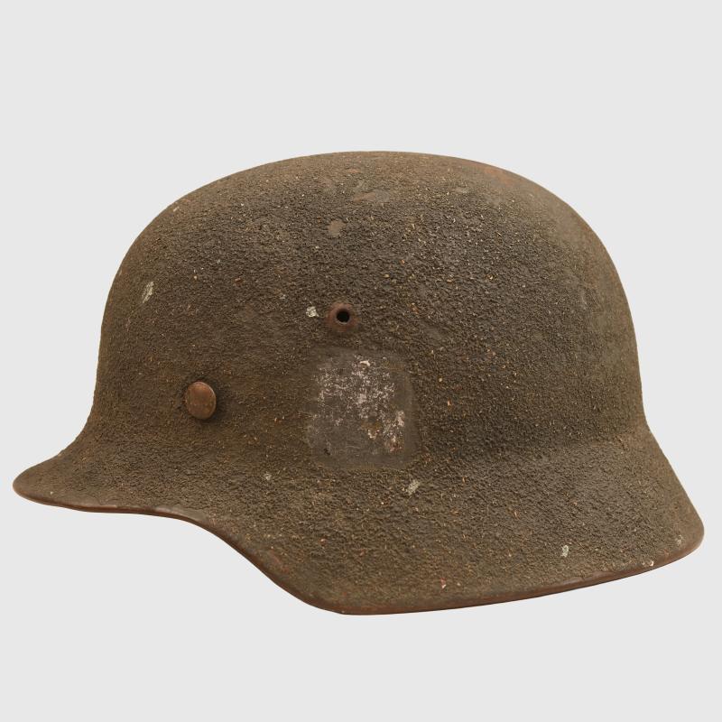 GERMAN WWII ARMY SINGLE DECAL GREY ROUGH FINISH M 35 CAMOUFLAGE COMBAT HELMET.