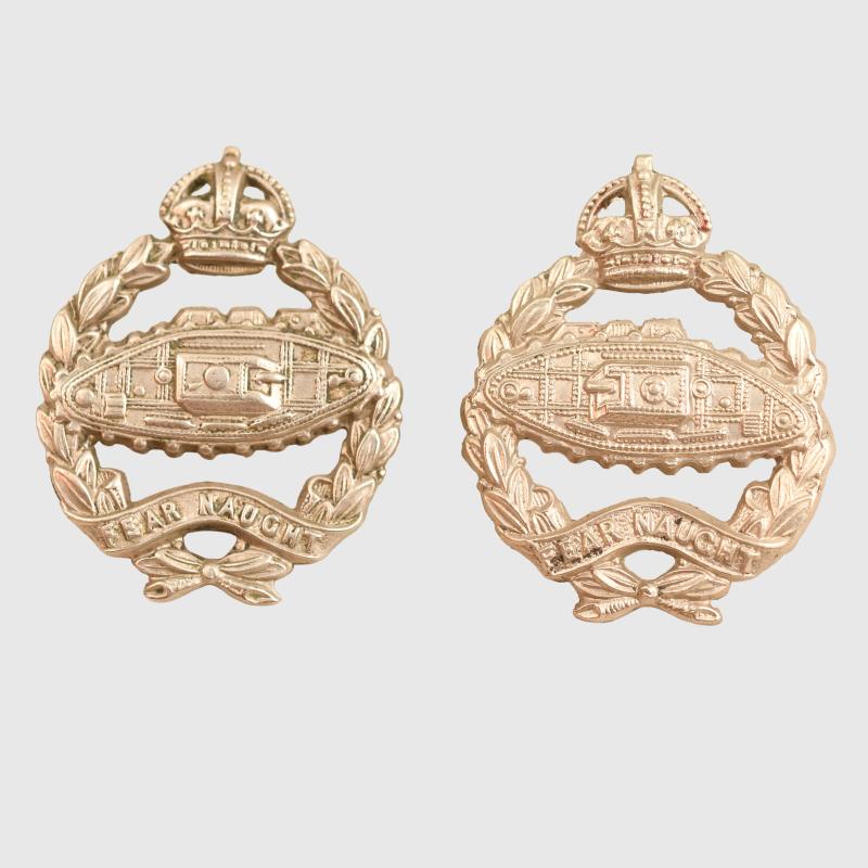 BRITISH WWII TANK CORPS OFFICERS COLLAR BADGES IN WHITE METAL.