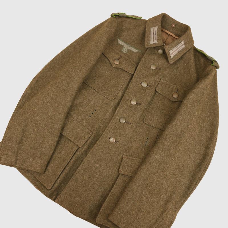 GERMAN WWII ARMY PANZER JAGER  M43 COMBAT TUNIC.