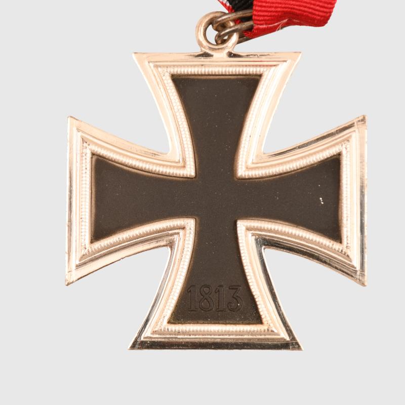 GERMAN WWII GRAND CROSS OF THE IRON CROSS BY RUDOLF SOUVAL, IN ITS ORIGINAL CASE.