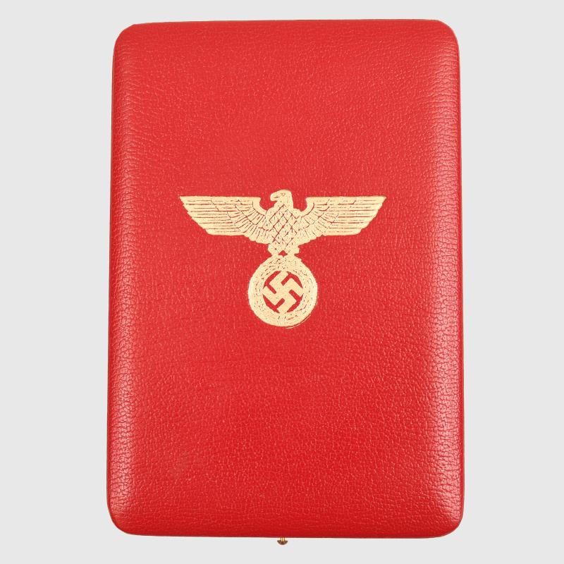 GERMAN WWII GRAND CROSS OF THE IRON CROSS BY RUDOLF SOUVAL, IN ITS ORIGINAL CASE.