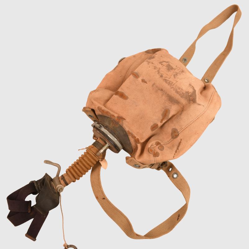 BRITISH WWII D-DAY AMPHIBIOUS TANK CREWS  APPARATUS (ATEA).