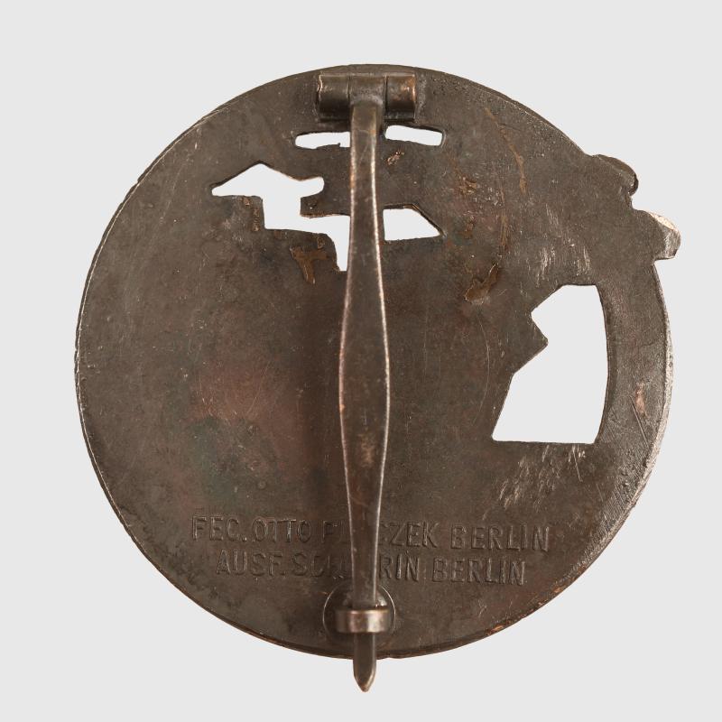 GERMAN WWII KRIEGSMARINE BLOCKADE BREAKER BADGE AND MINIATURE CASED.