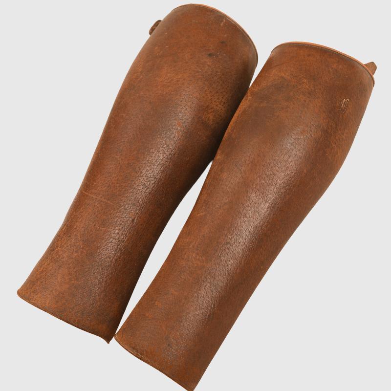 FRENCH WWI OFFICERS LEATHER GAITERS.