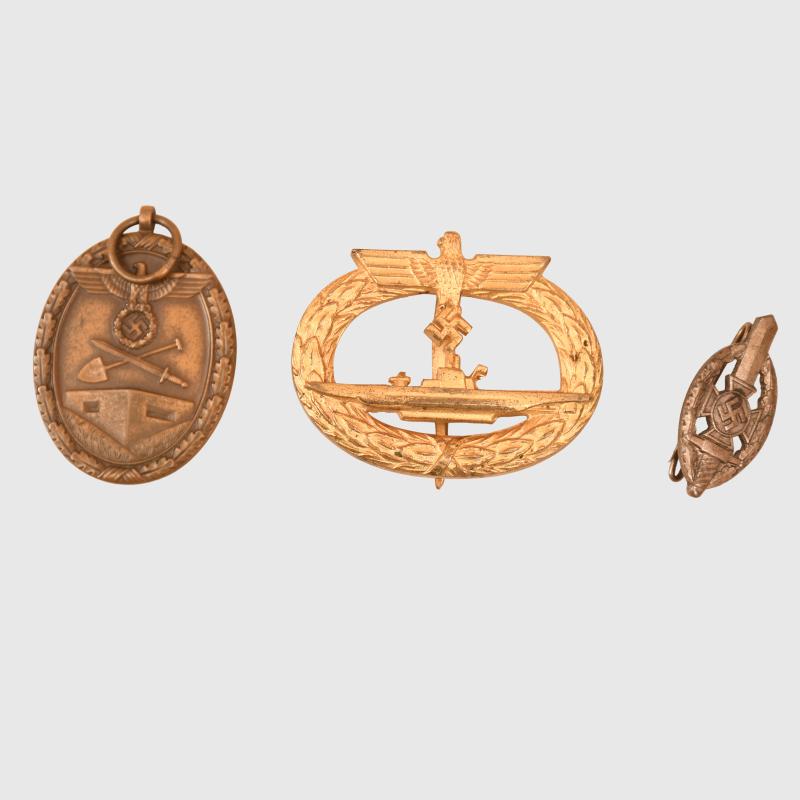 GERMAN WWII KRIEGSMARINE U-BOAT 110 DOCUMENT AND MEDAL GROUPING.