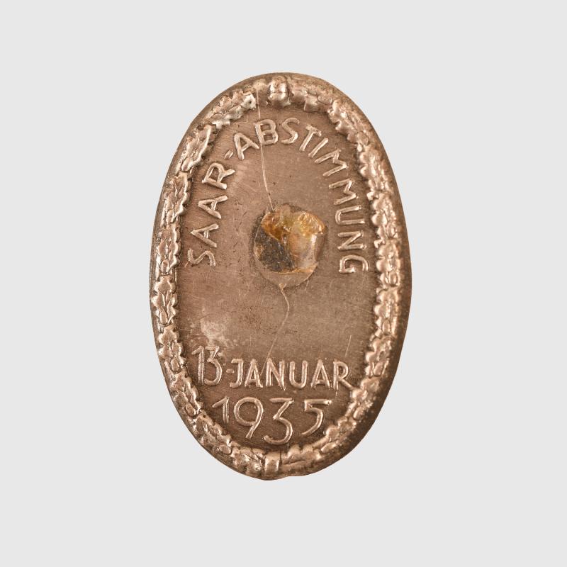 GERMAN WWII SAAR JANUARY 1935 OVAL TINNY.