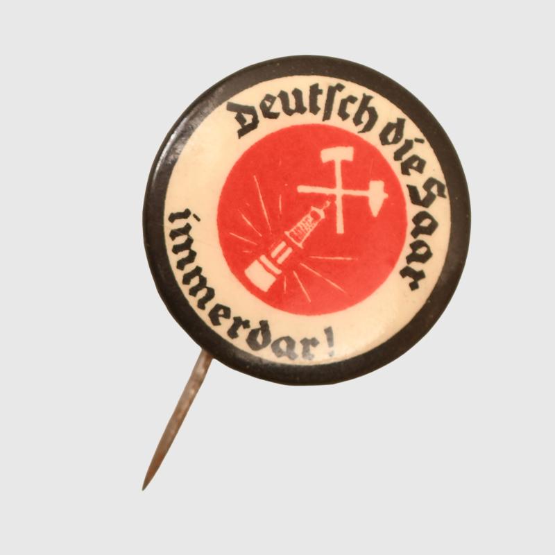 GERMAN WWII SAAR PLASTIC TINNY.