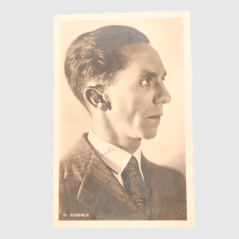GERMAN WWII DR JOSEF GOEBBELS SIGNATURE ON POSTCARD.