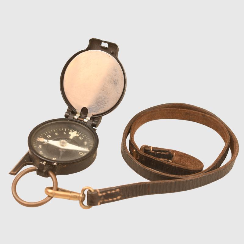 GERMAN WWII MARCHING COMPASS.