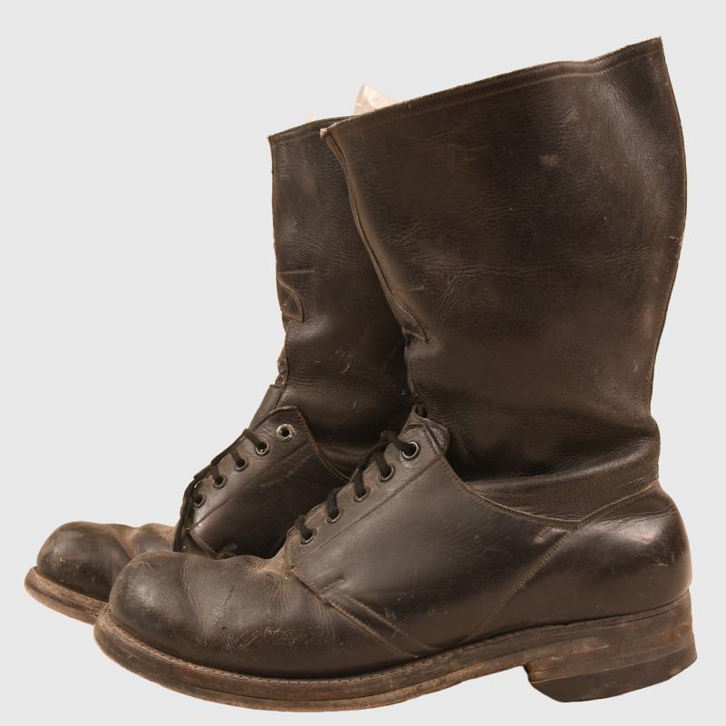 BRITISH POST WWII 1951 PATTERN FLYING BOOTS.