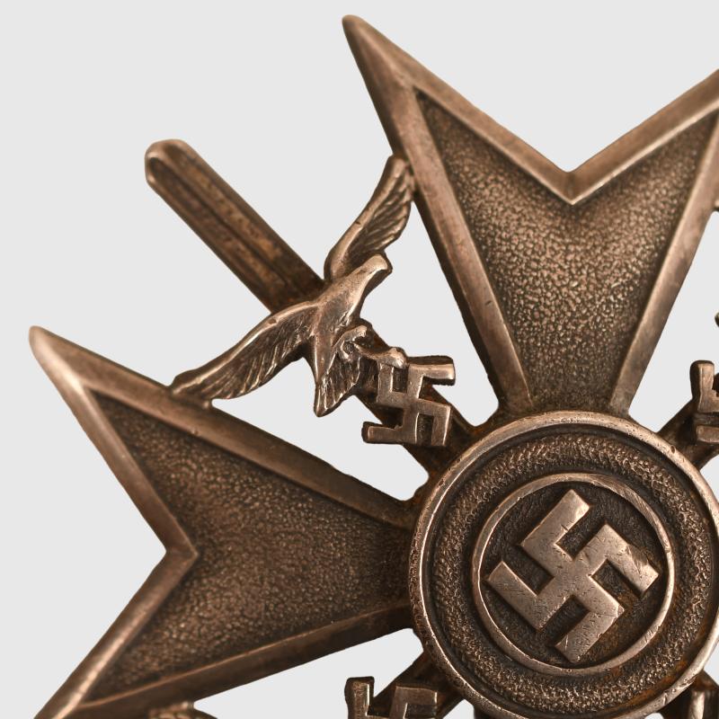 GERMAN WWII SPANISH CROSS IN SILVER WITH SWORDS.