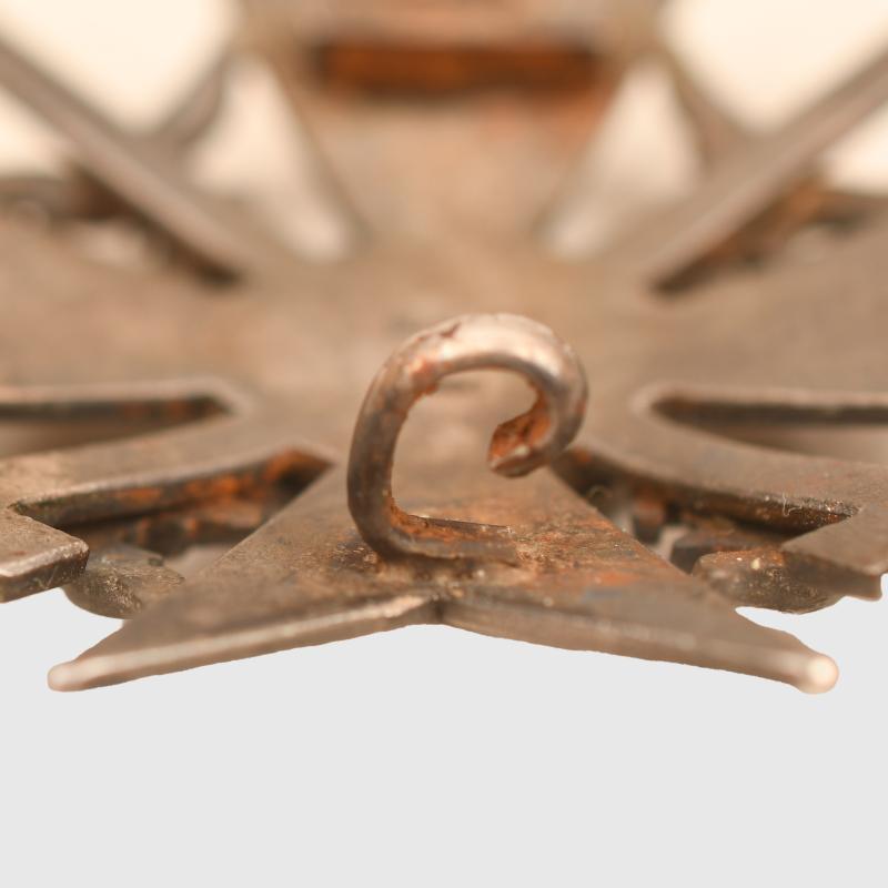 GERMAN WWII SPANISH CROSS IN SILVER WITH SWORDS.