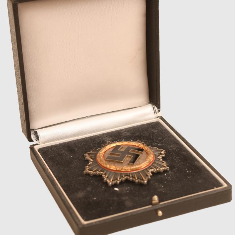 GERMAN WWII GERMAN CROSS IN GOLD.