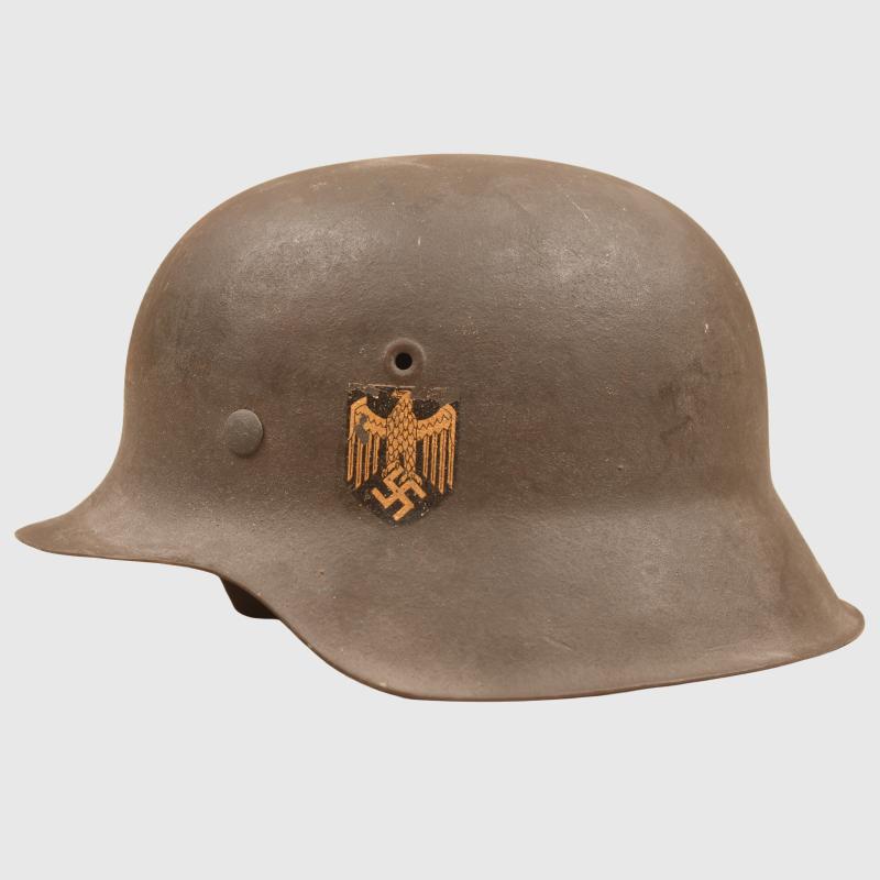 GERMAN WWII KRIEGSMARINE SINGLE DECAL M 42 COMBAT HELMET.
