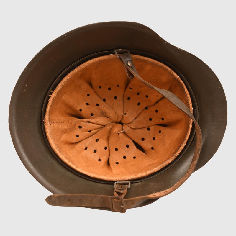 GERMAN WWII KRIEGSMARINE SINGLE DECAL M 42 COMBAT HELMET.