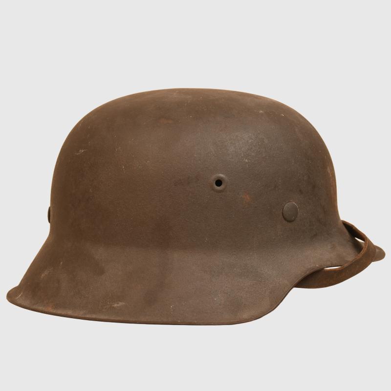 GERMAN WWII KRIEGSMARINE SINGLE DECAL M 42 COMBAT HELMET.