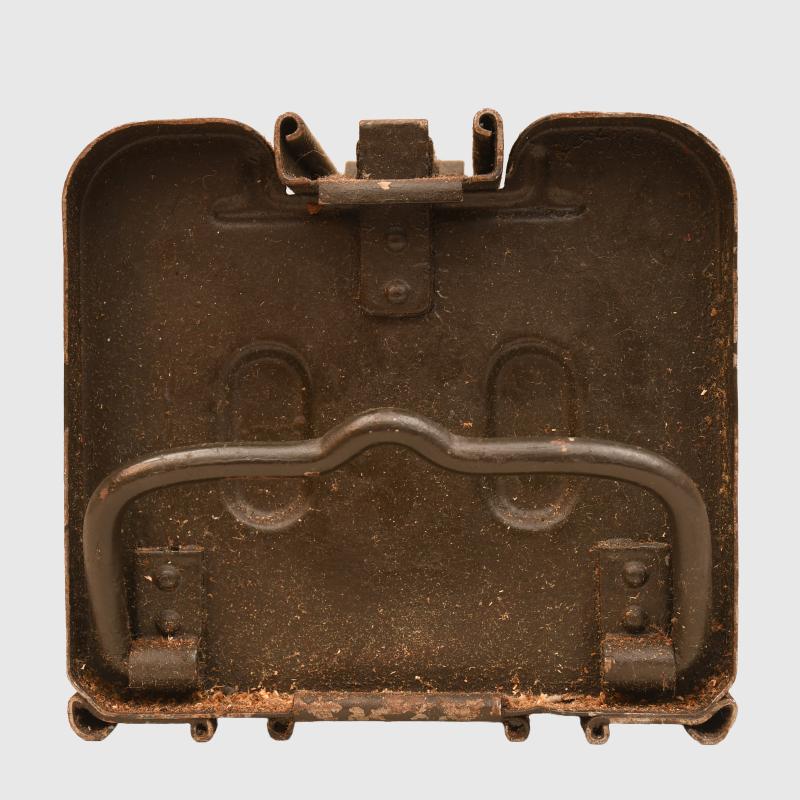 GERMAN WWII MG34 DOUBLE 50 ROUND DRUM CARRYING CASE AND DRUMS.