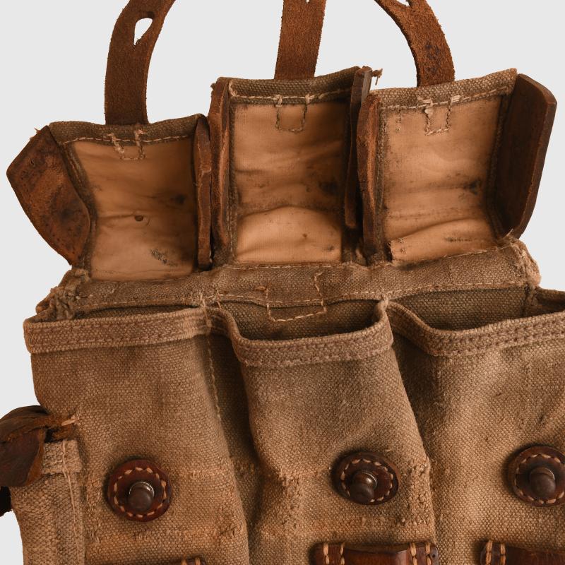 GERMAN WWII MP44 MAGAZINE POUCH.