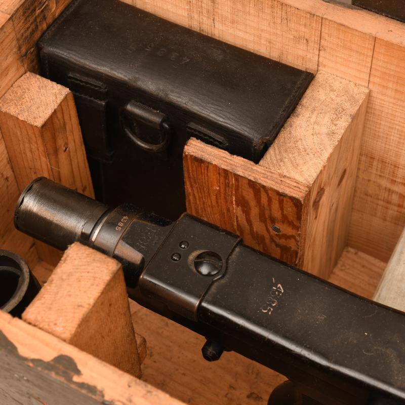 GERMAN WWII MG34 IN TRANSIT BOX WITH GUNNERS KIT AND ALL ACCESSORIES.