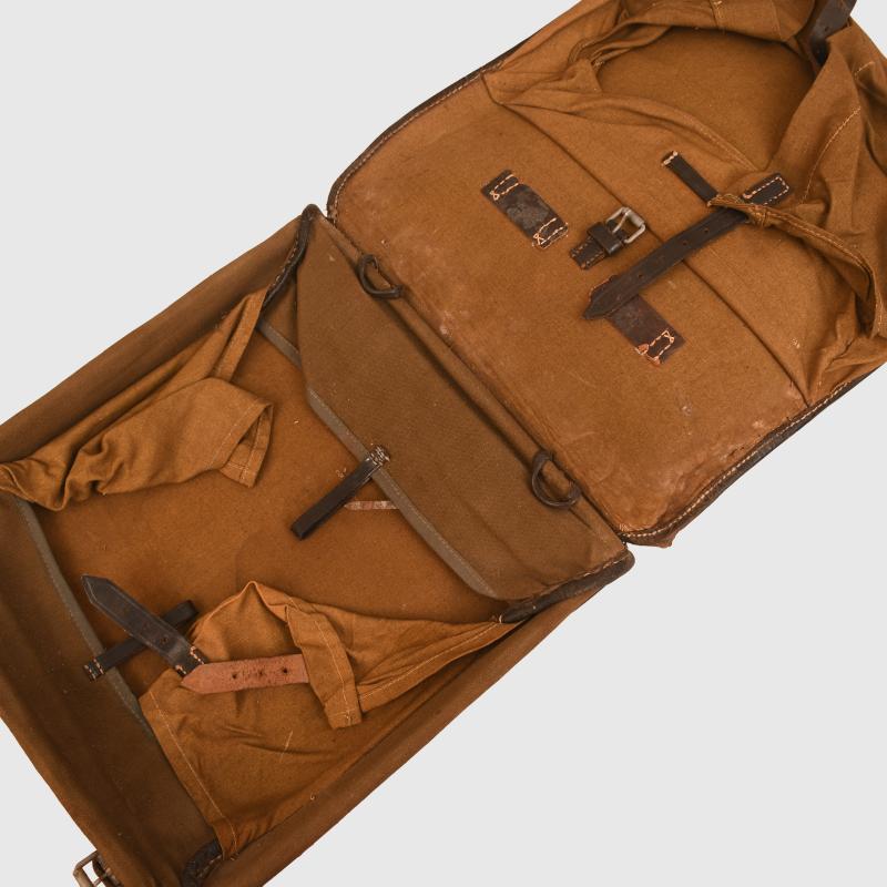 GERMAN WWII SOLDIER’S CANVAS BACK PACK.