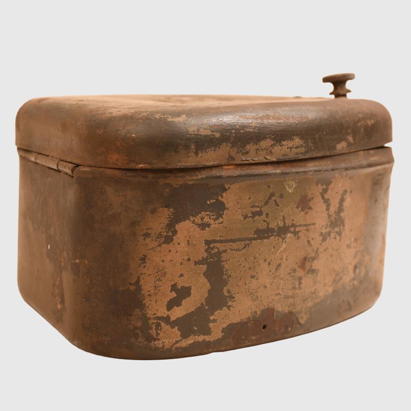 GERMAN WWII CAMOUFLAGE UNIDENTIFIED MOTORCYCLE SPARES CONTAINER.