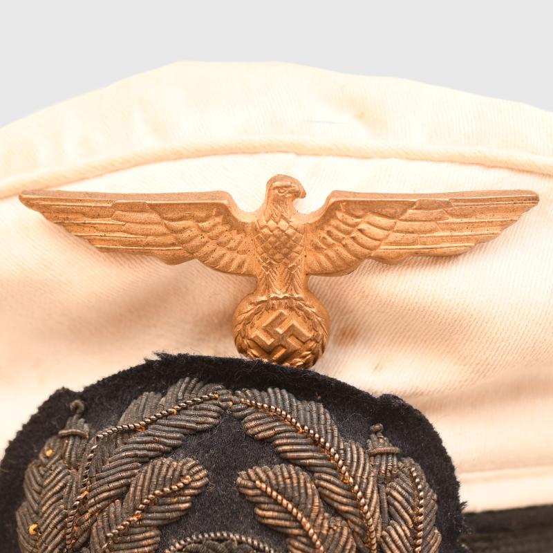 GERMAN WWII KRIEGSMARINE WHITE TOP SUBMARINERS NCO VISOR CAP.