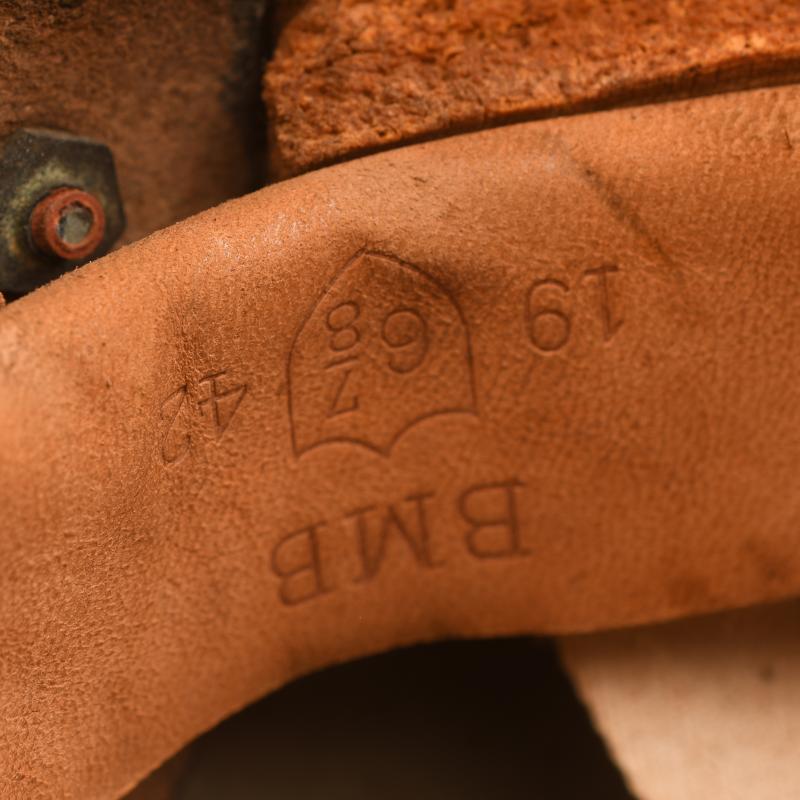 BRITISH WWII PARATROOPER HELMET.