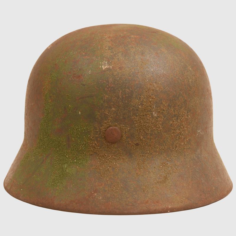 GERMAN WWII SINGLE DECAL SAND TEXTURE CAMOUFLAGE HELMET.