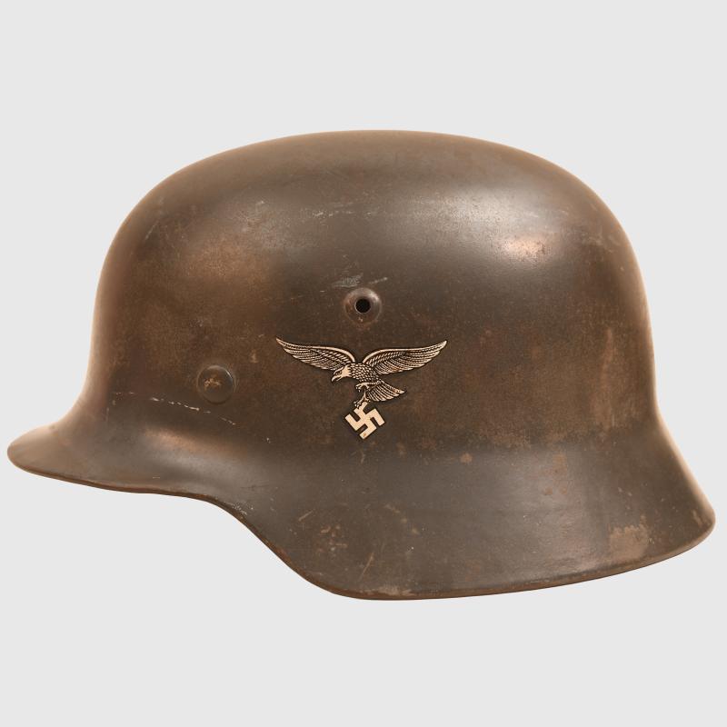 GERMAN WWII LUFTWAFFE M.35 EARLY DECAL COMBAT HELMET.