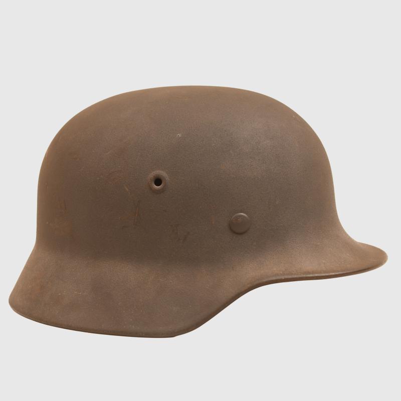 GERMAN WWII LUFTWAFFE M.40 SINGLE DECAL COMBAT HELMET.