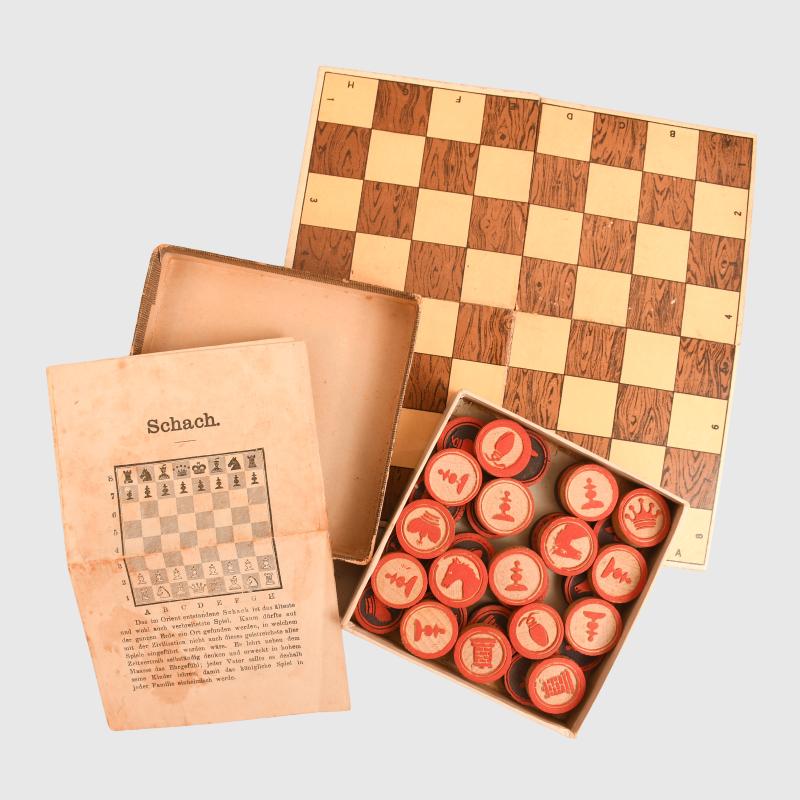 GERMAN WWI GERMAN SOLDIER’S TRENCH CHESS SET.