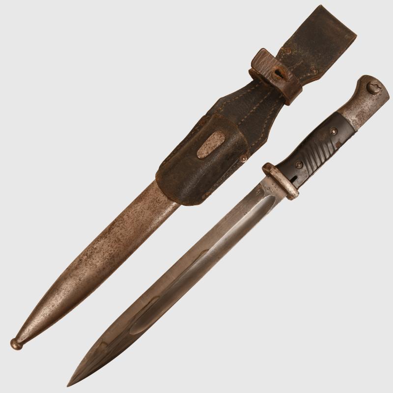 GERMAN WWII K98 MATCHED NUMBER BAYONET & FROG.