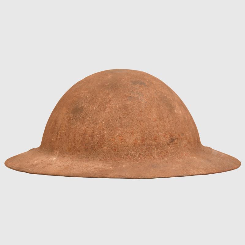 BRITISH WWI BRODIE 1ST PATTERN COMBAT HELMET.