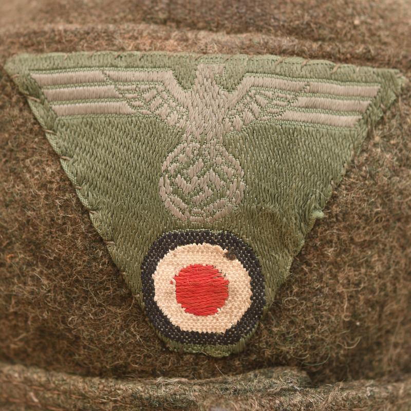 GERMAN WWII ARMY SINGLE BUTTON M.43 CAP.