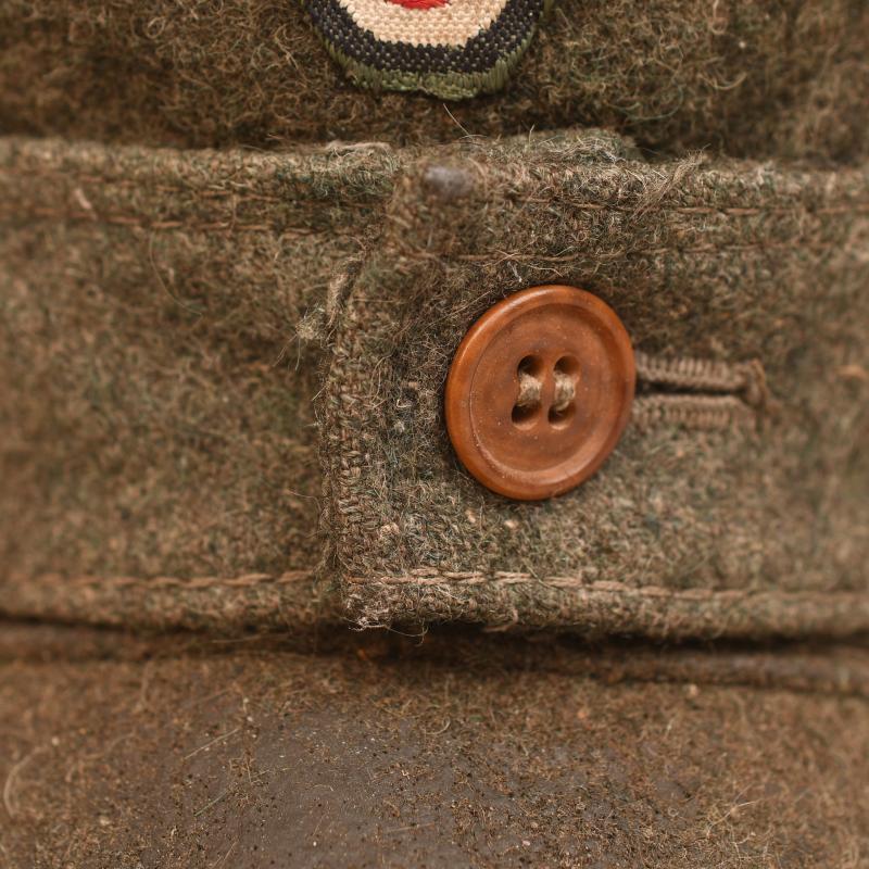 GERMAN WWII ARMY SINGLE BUTTON M.43 CAP.