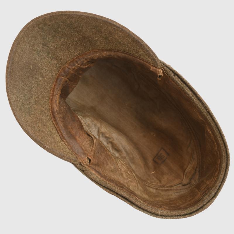 GERMAN WWII ARMY SINGLE BUTTON M.43 CAP.